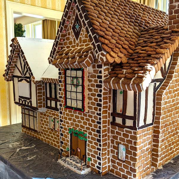Wentworth_by_the_Sea_Marriott_Hotel__Spa_Gingerbread_House_Display_2022.jpg