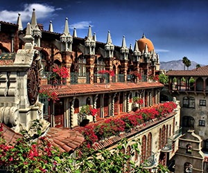 Image-of-Authors-Row-and-Courtyard-Below-The-Mission-Inn-Hotel--Spa-Riverside-California.jpg
